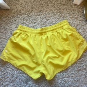 Lululemon Hotty Hot Shorts 2.5” Soleil